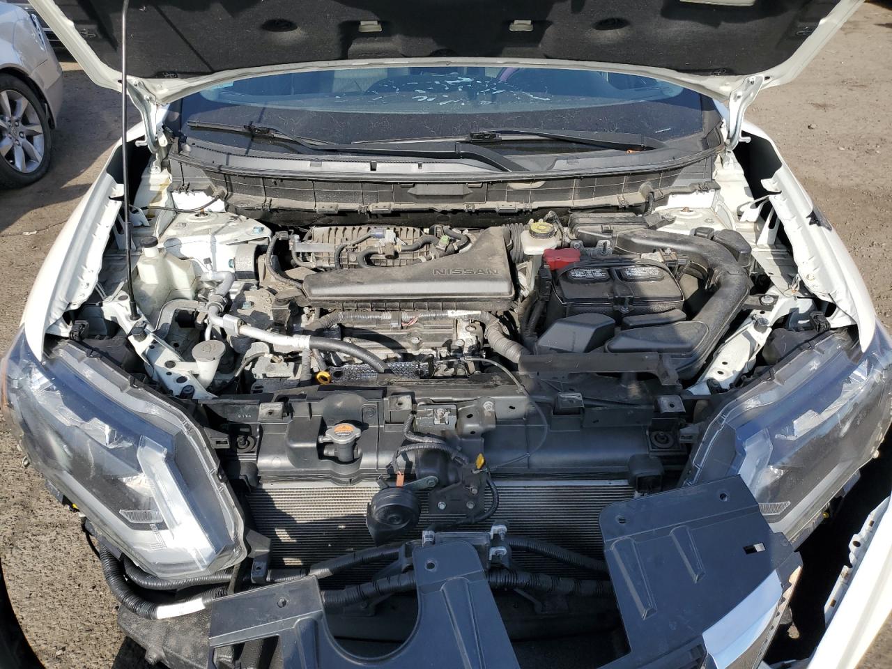 2018 Nissan Rogue - Image 12