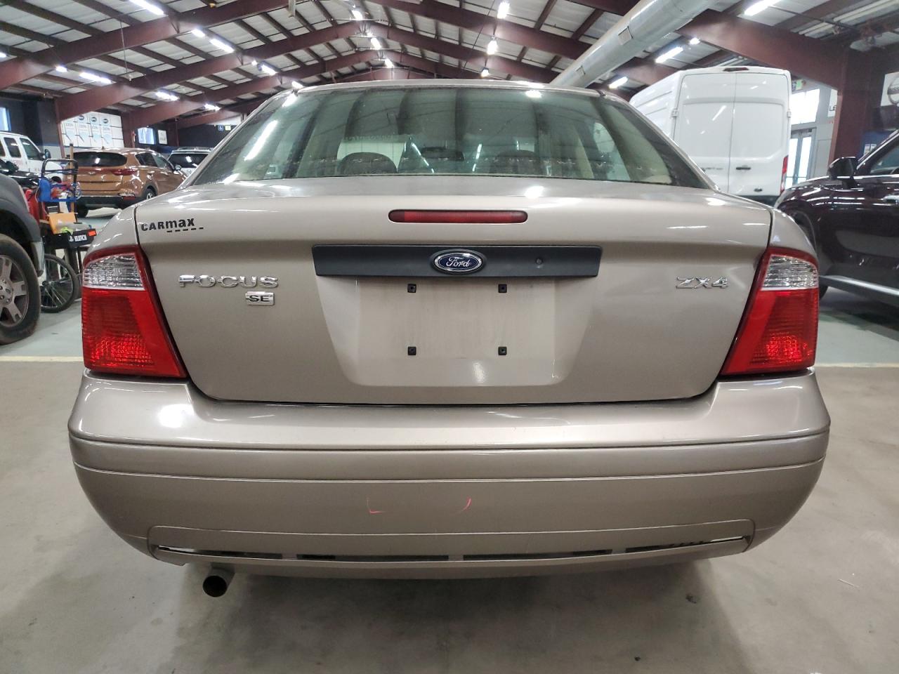 2005 Ford Focus - Image 6