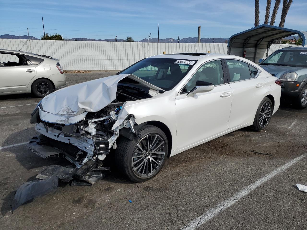 2024 Lexus ES - Image 1