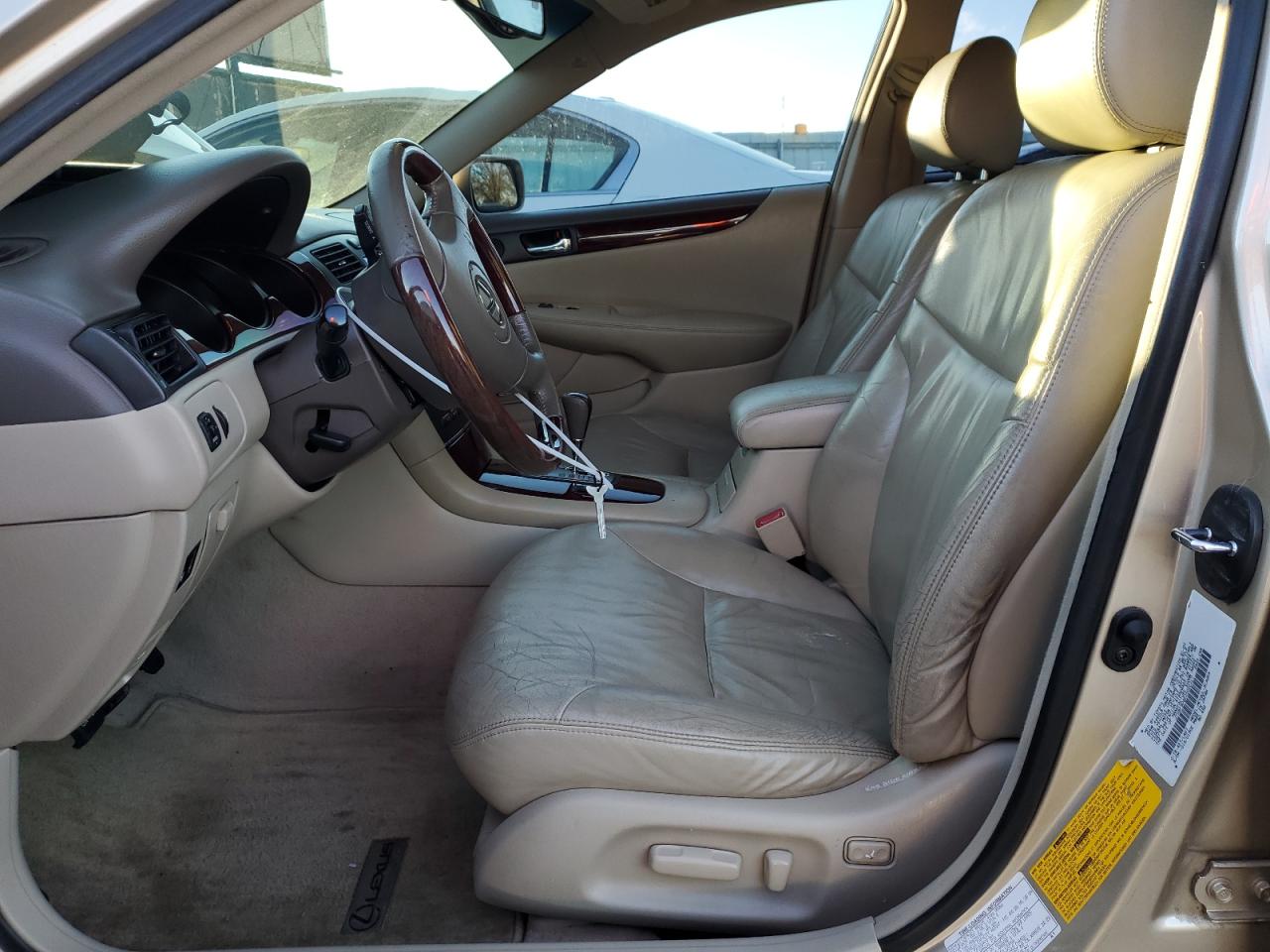 2002 Lexus ES - Image 7