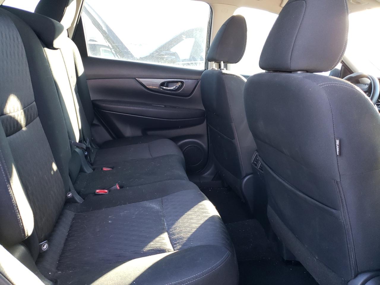 2017 Nissan Rogue - Image 11