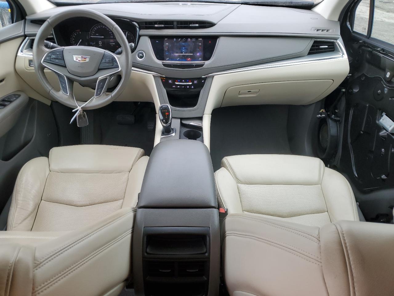 2017 Cadillac XT5 - Image 8