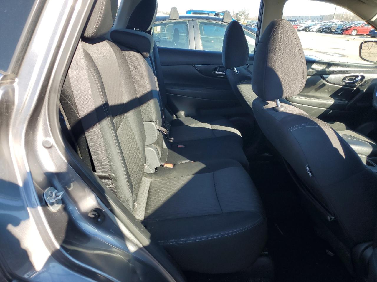 2017 Nissan Rogue - Image 11