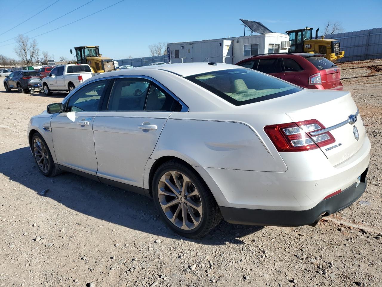 VIN 1FAHP2F80FG125593 2015 FORD TAURUS no.2