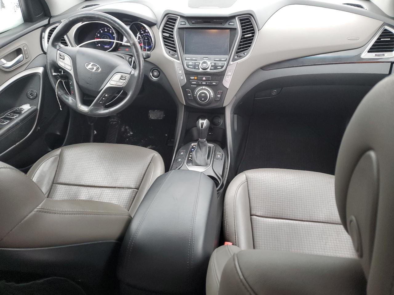 2014 Hyundai Santa Fe - Image 8