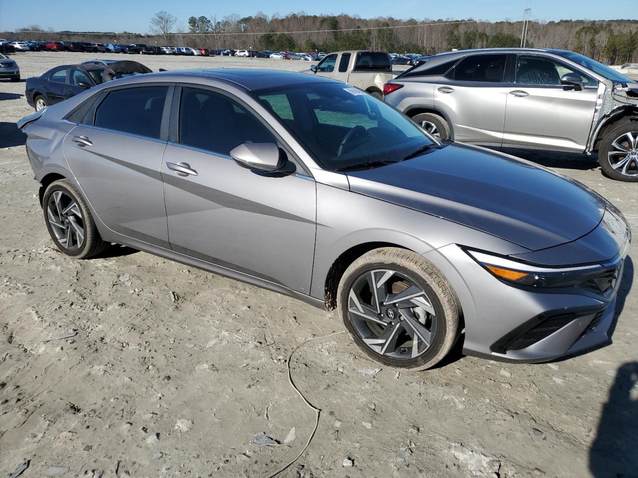 2024 Hyundai Elantra - Image 4