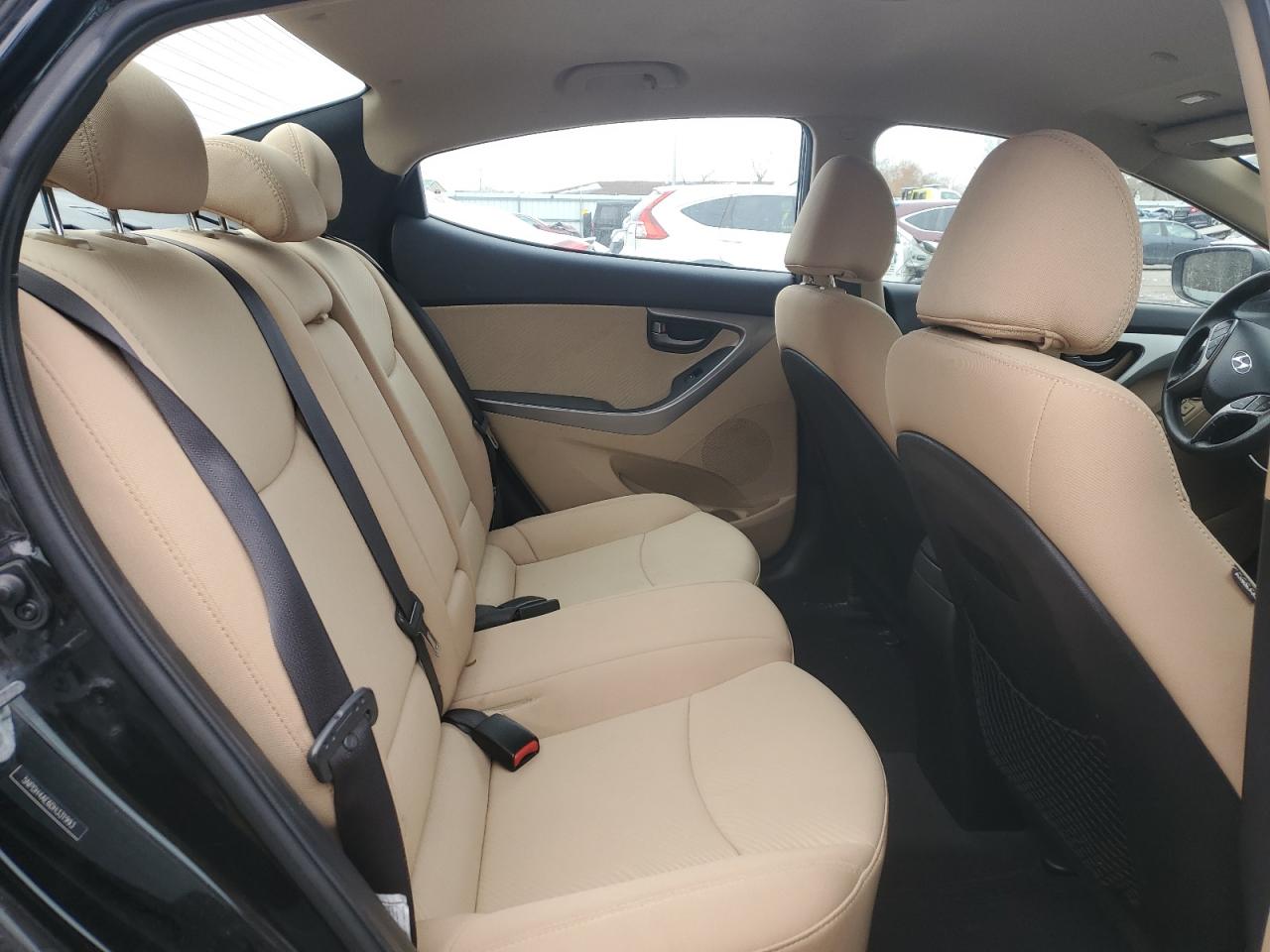 2013 Hyundai Elantra - Image 10