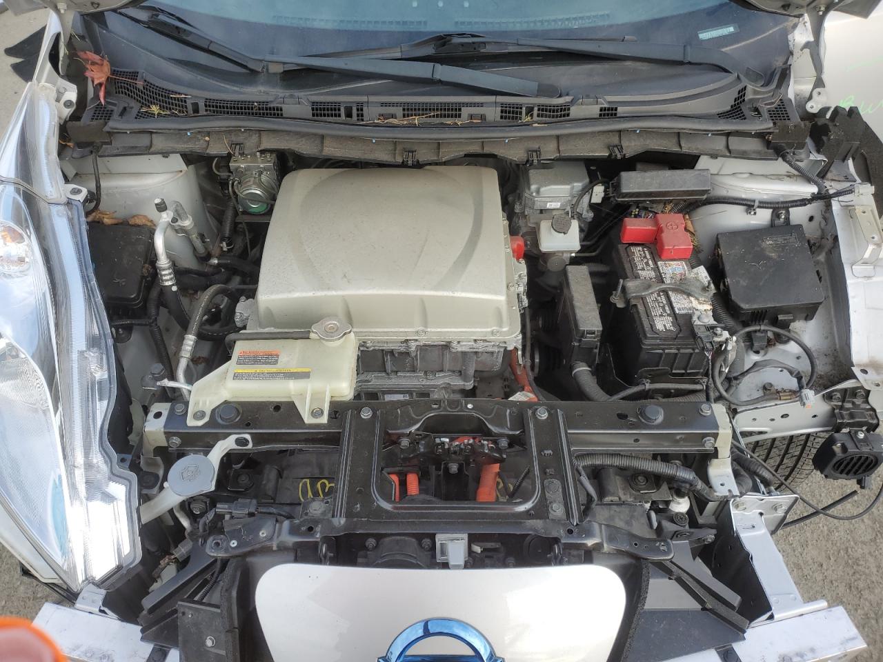 2017 Nissan Leaf - Image 11