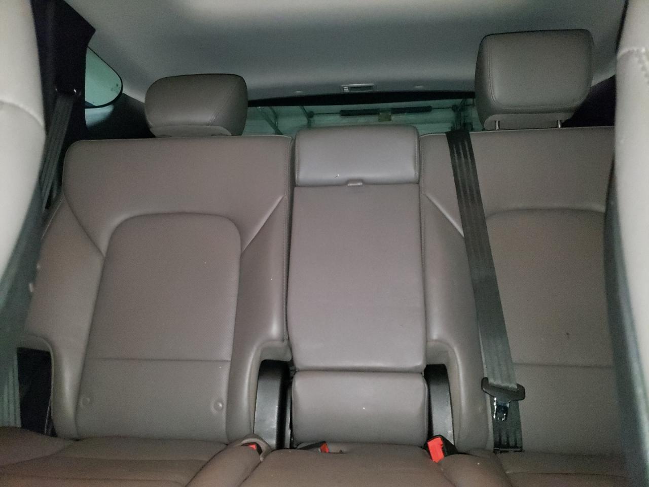 2018 Hyundai Santa Fe - Image 10