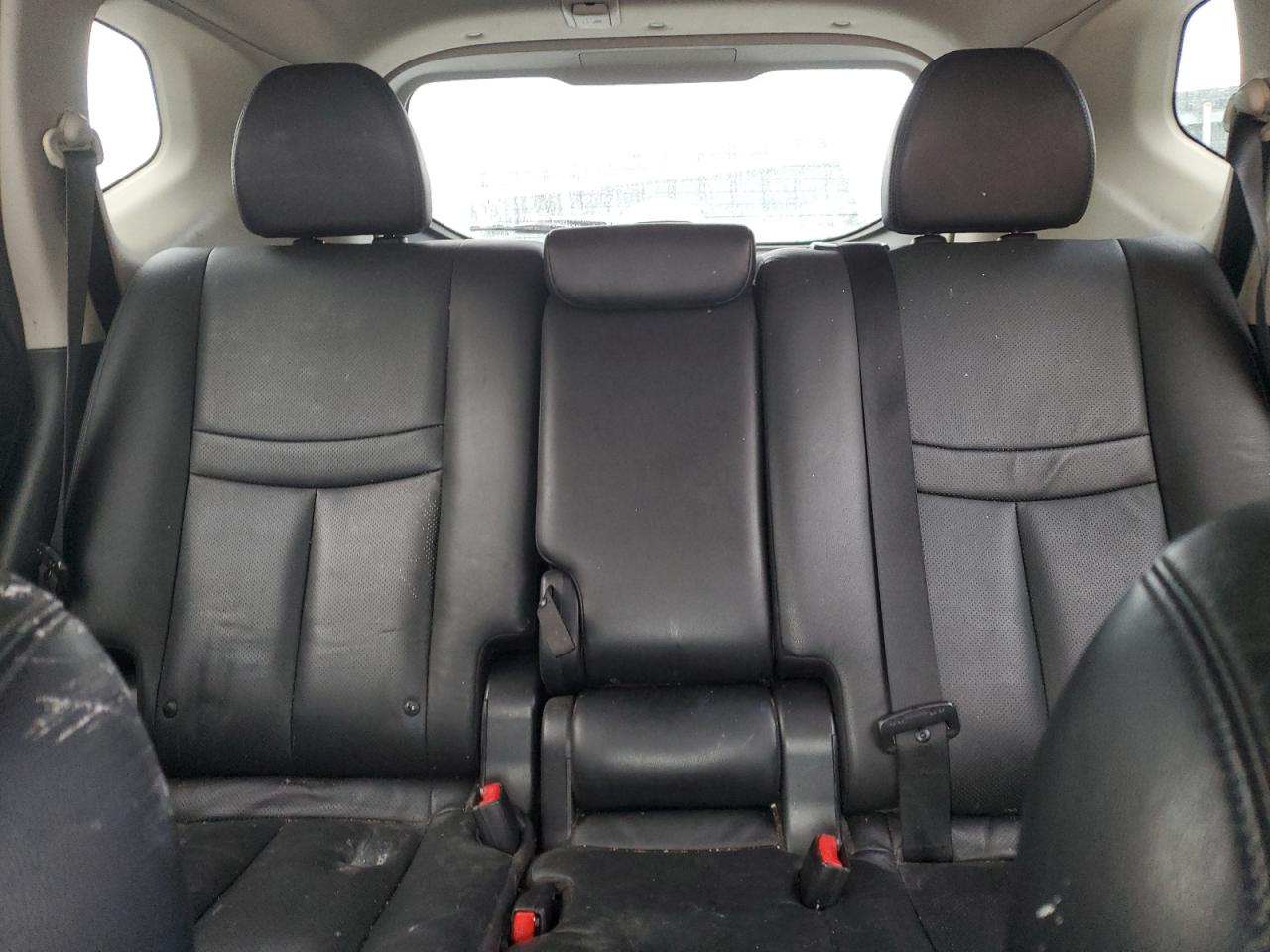 2015 Nissan Rogue - Image 10