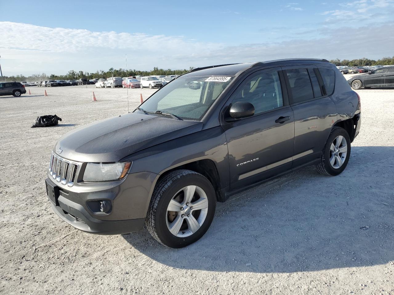 VIN 1C4NJDBBXGD523537 2016 JEEP COMPASS no.1