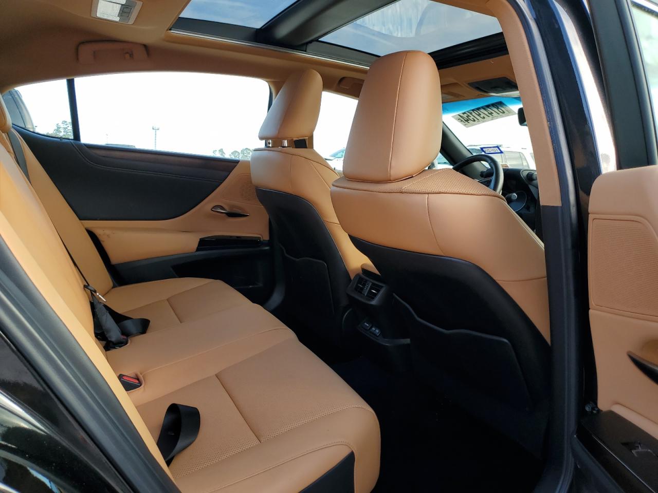 2024 Lexus ES - Image 10