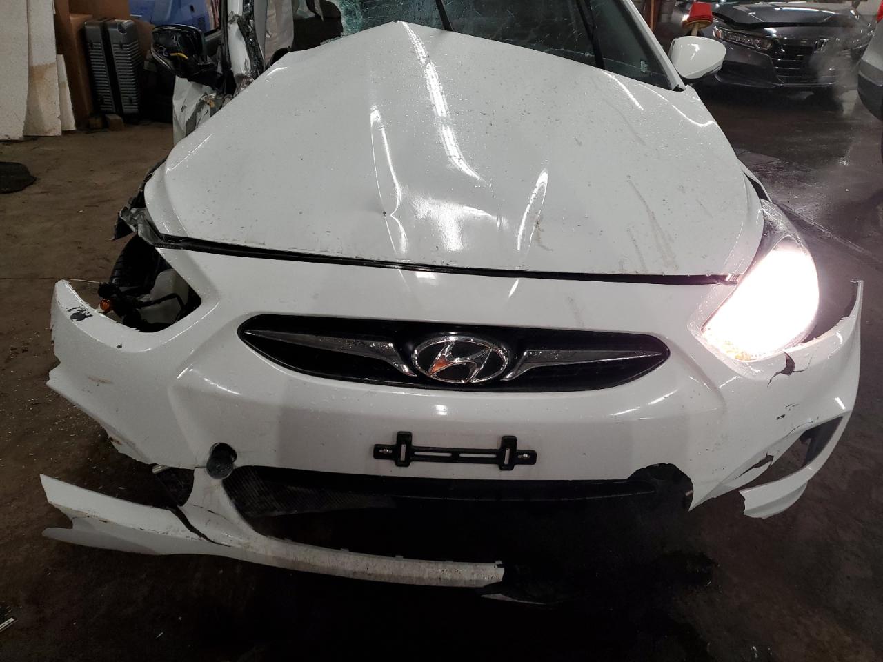 2013 Hyundai Accent - Image 11