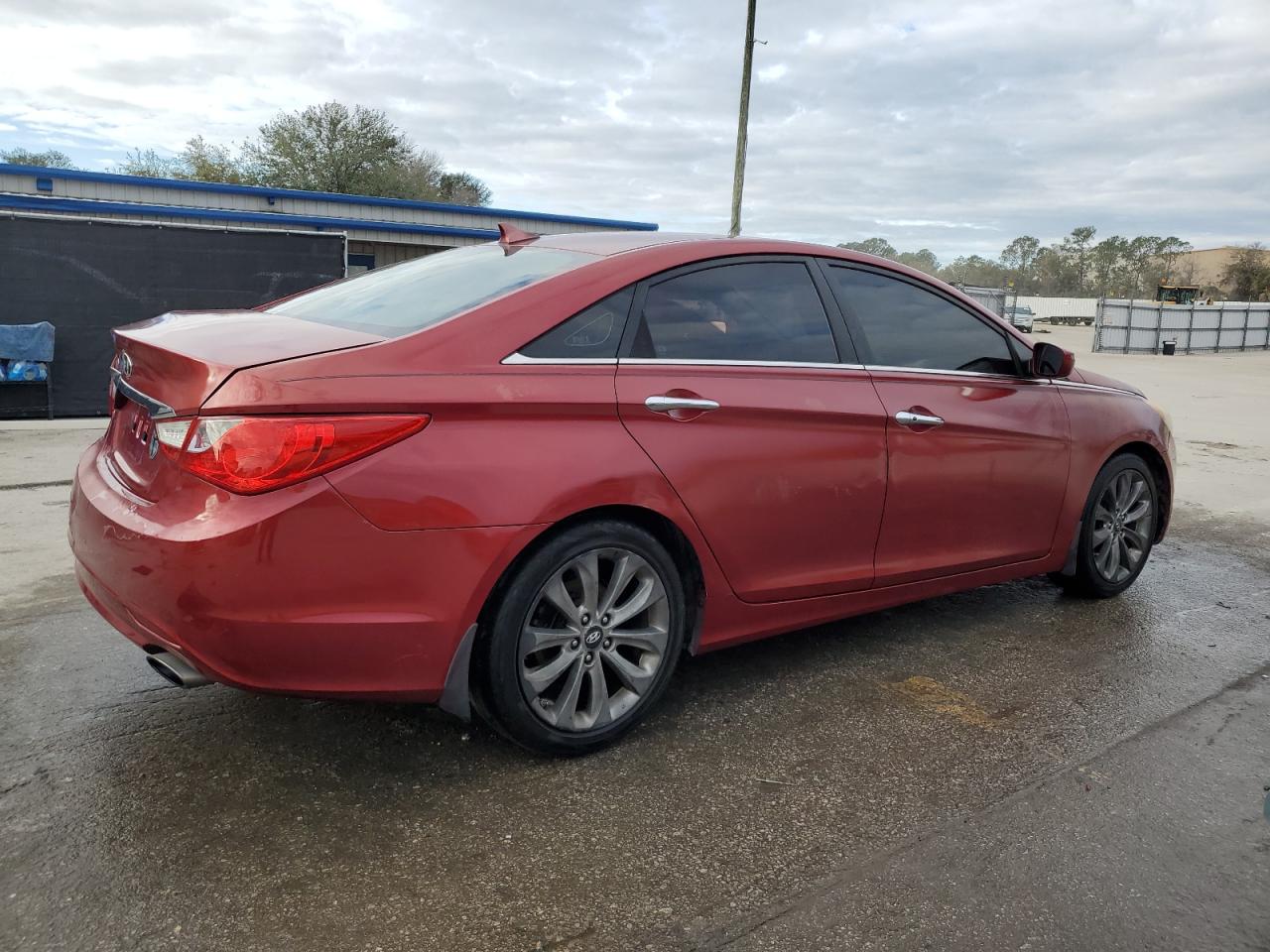 2011 Hyundai Sonata - Image 3