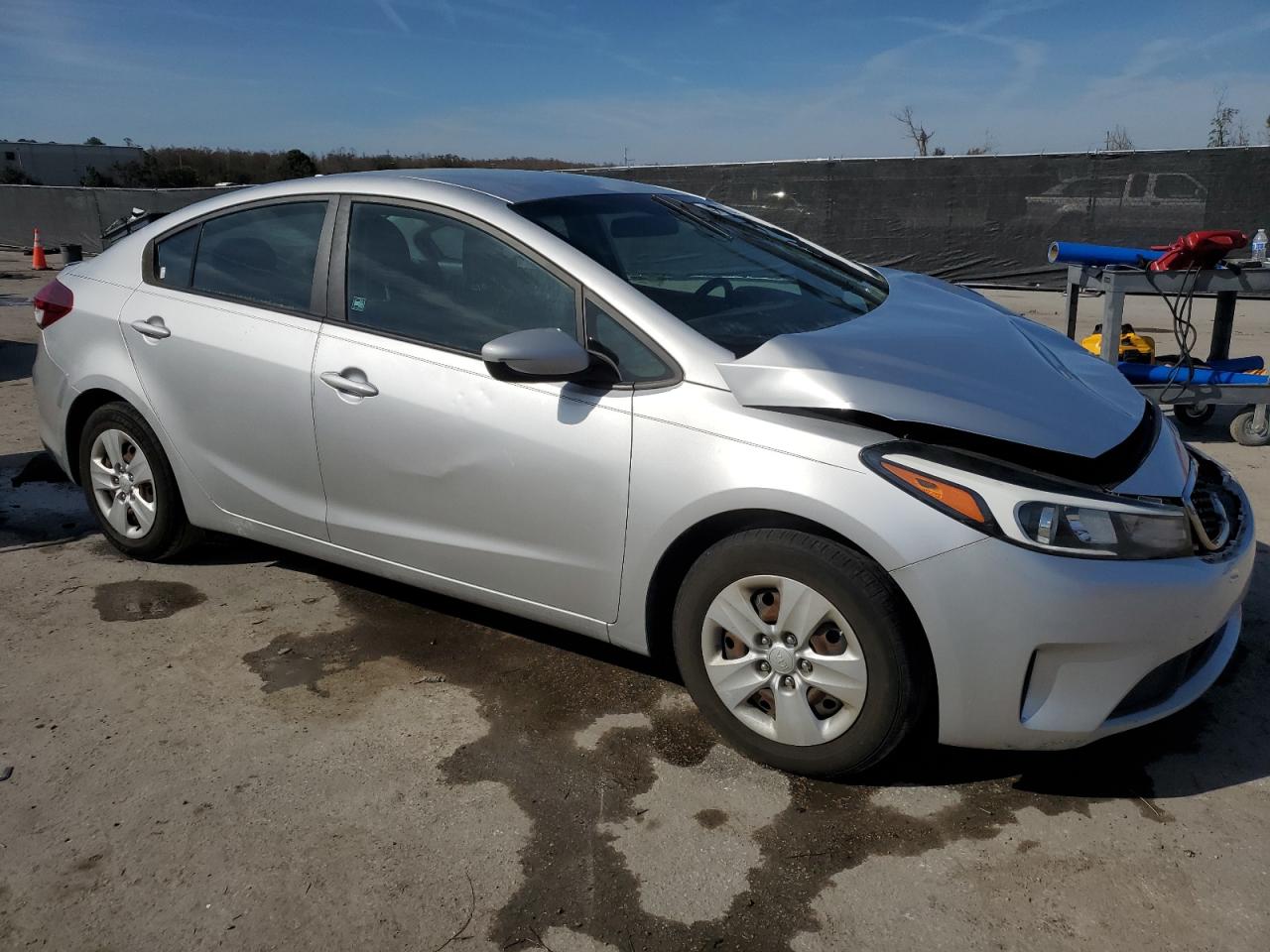 2017 Kia Forte - Image 4