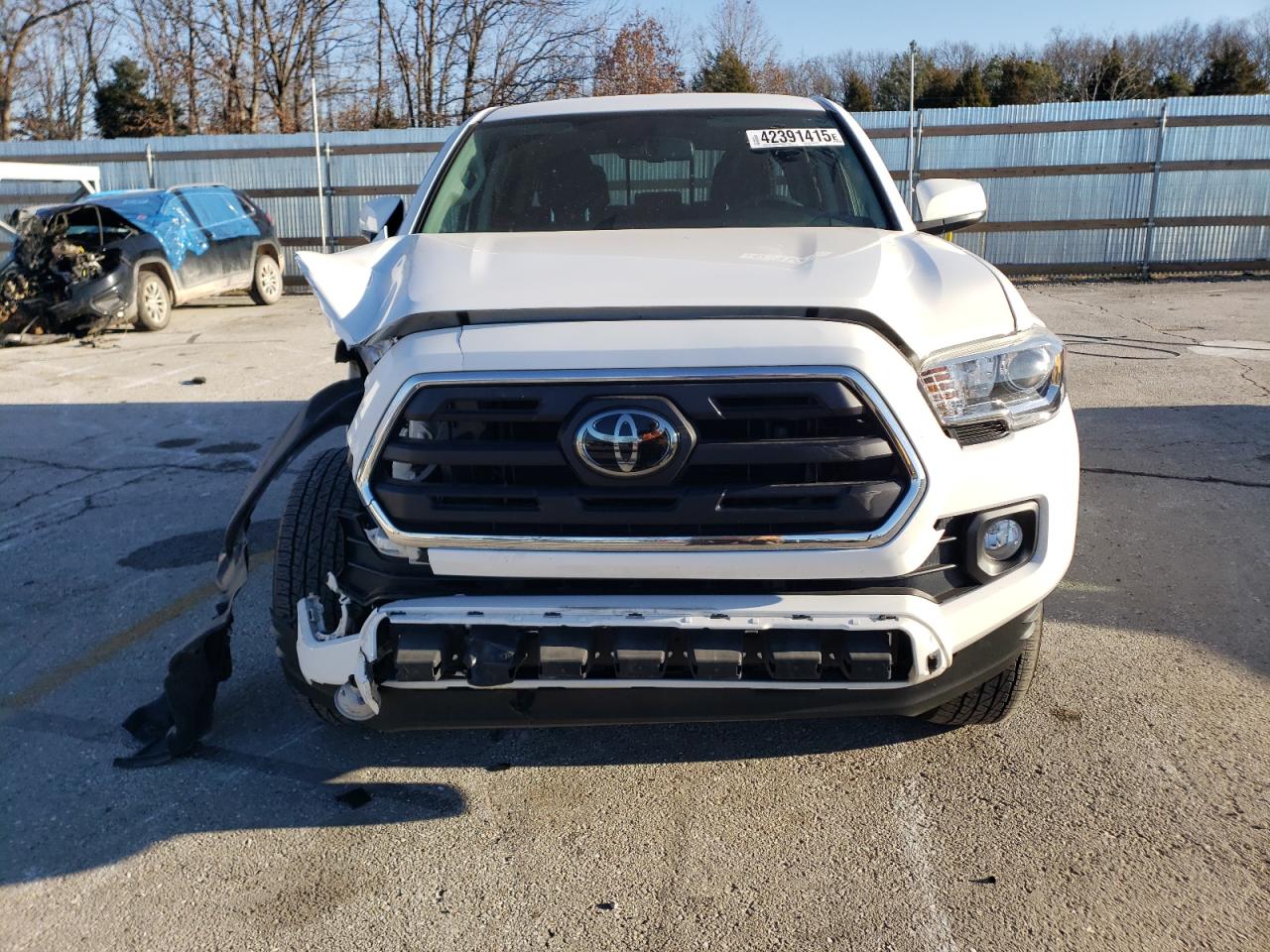 2018 Toyota Tacoma - Image 5