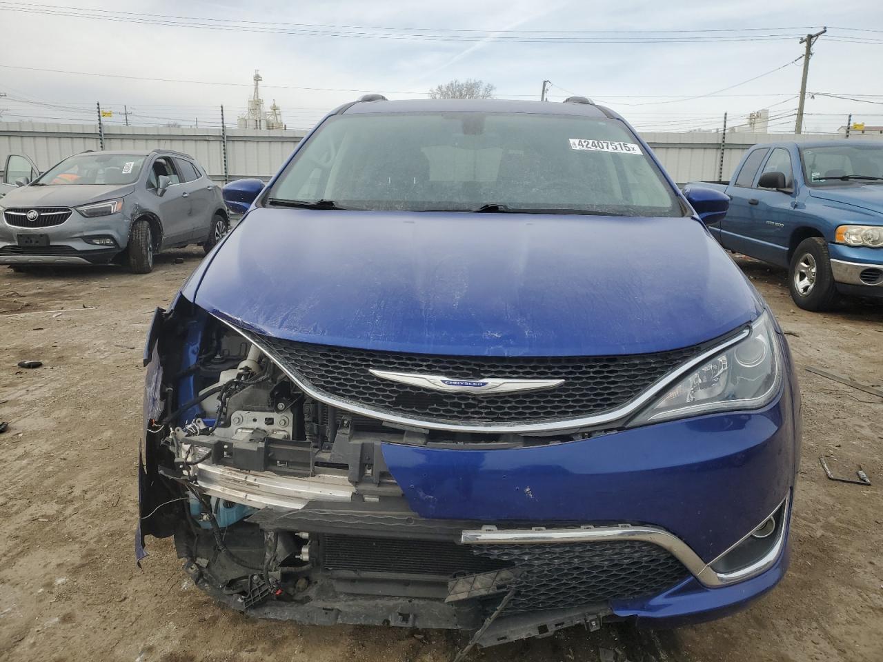 2018 Chrysler Pacifica - Image 5