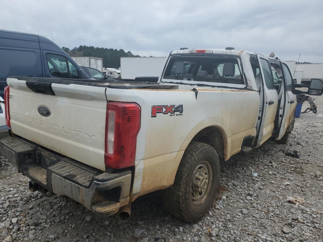 2023 Ford F250 - Image 3