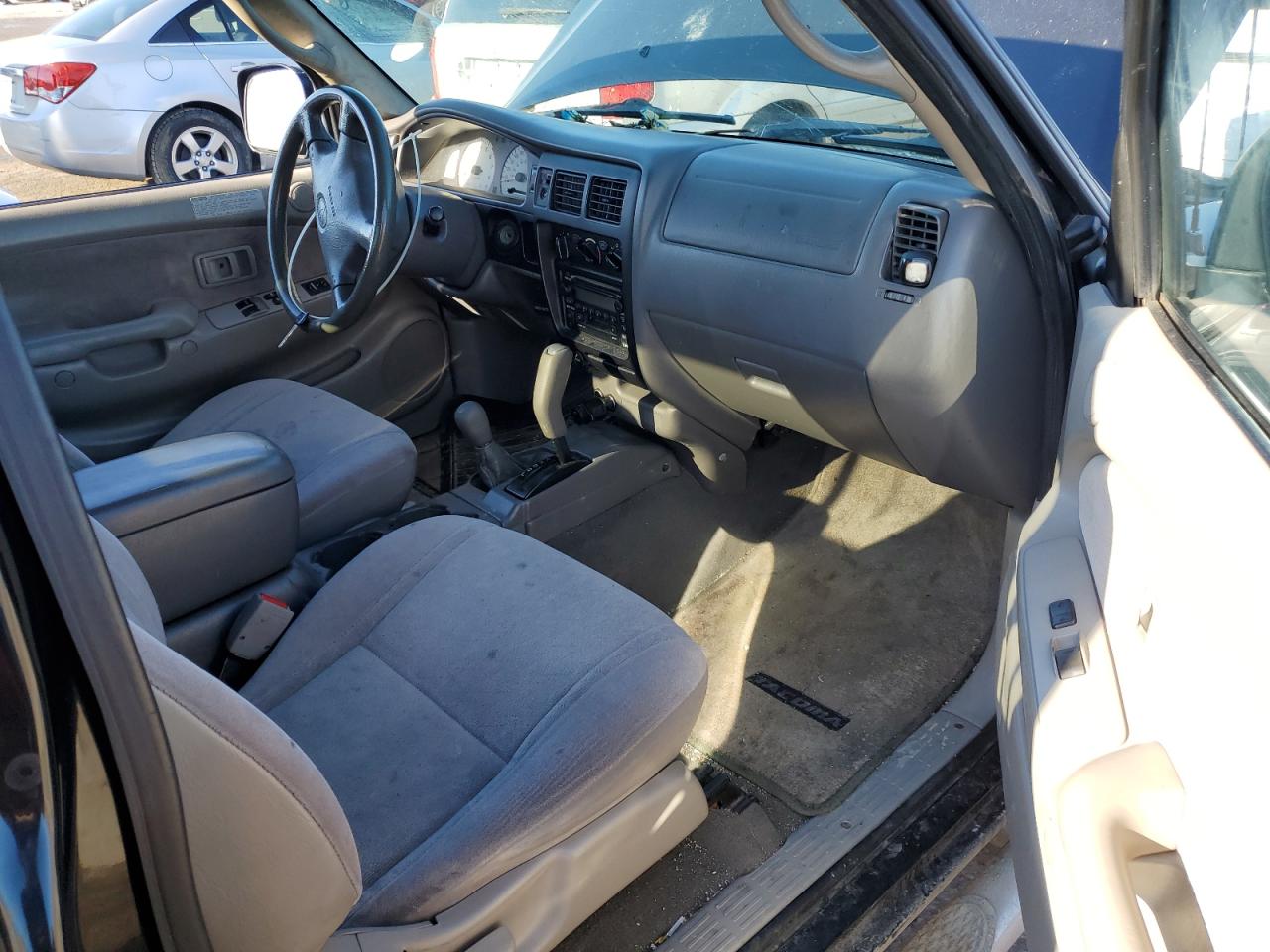 2002 Toyota Tacoma - Image 8
