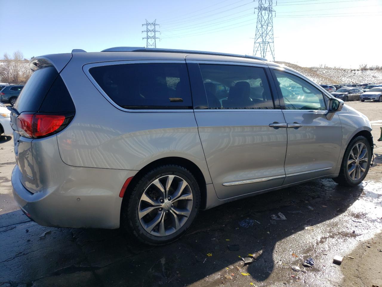 2017 Chrysler Pacifica - Image 3