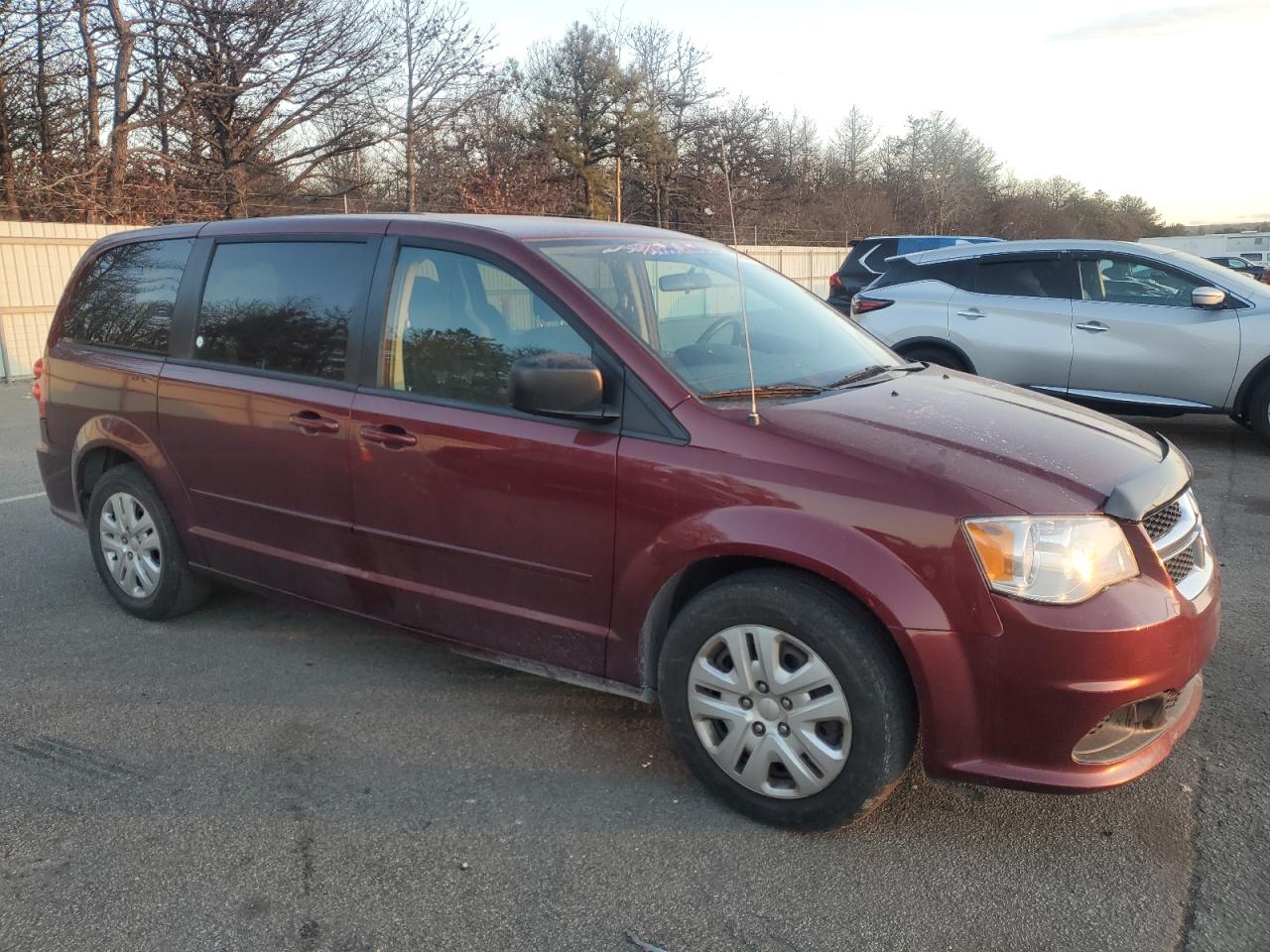 2017 Dodge Caravan - Image 4