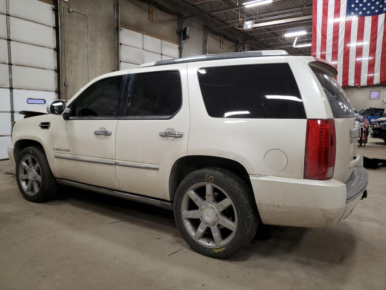 2008 Cadillac Escalade - Image 2