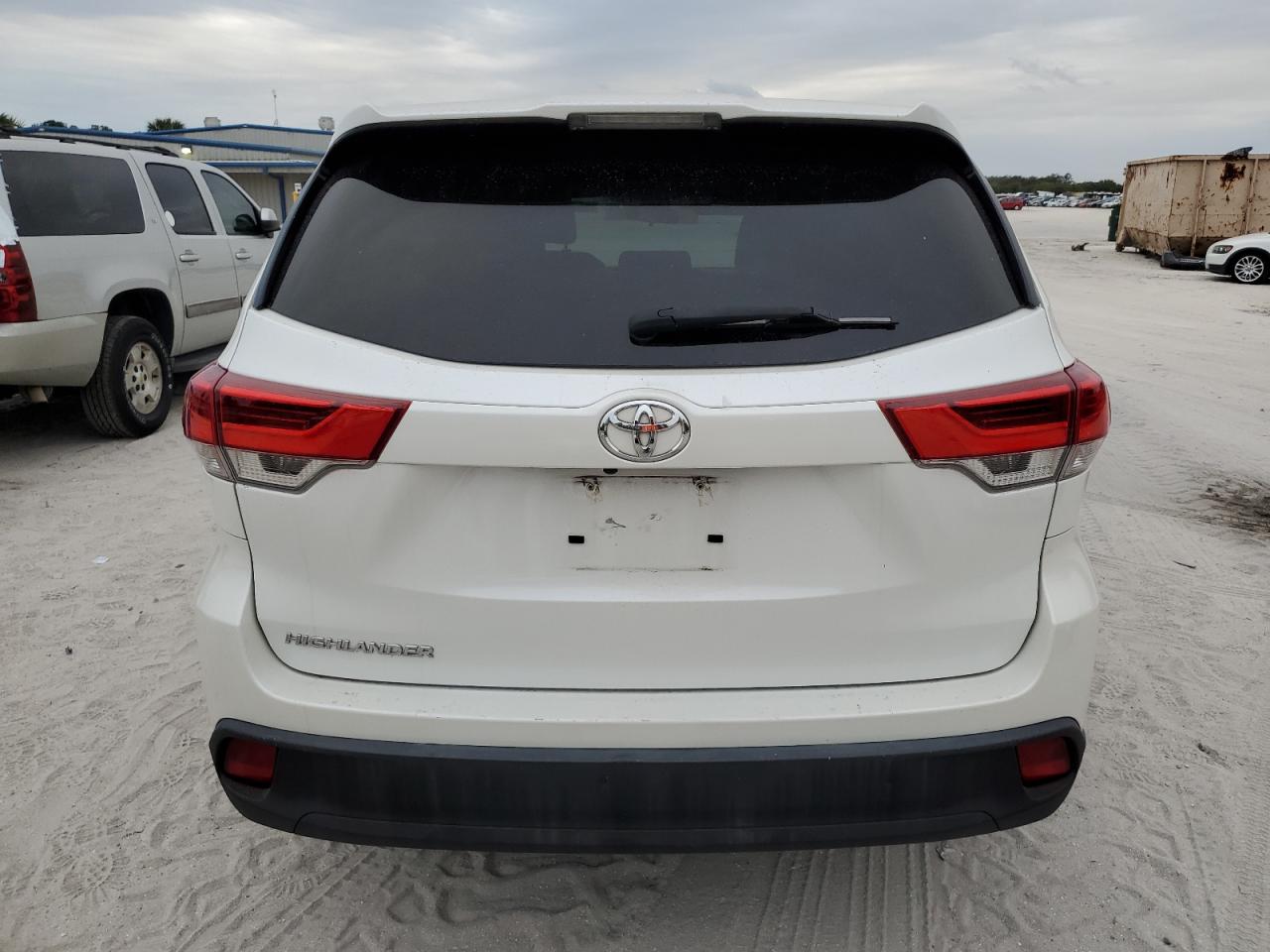 2018 Toyota Highlander - Image 6