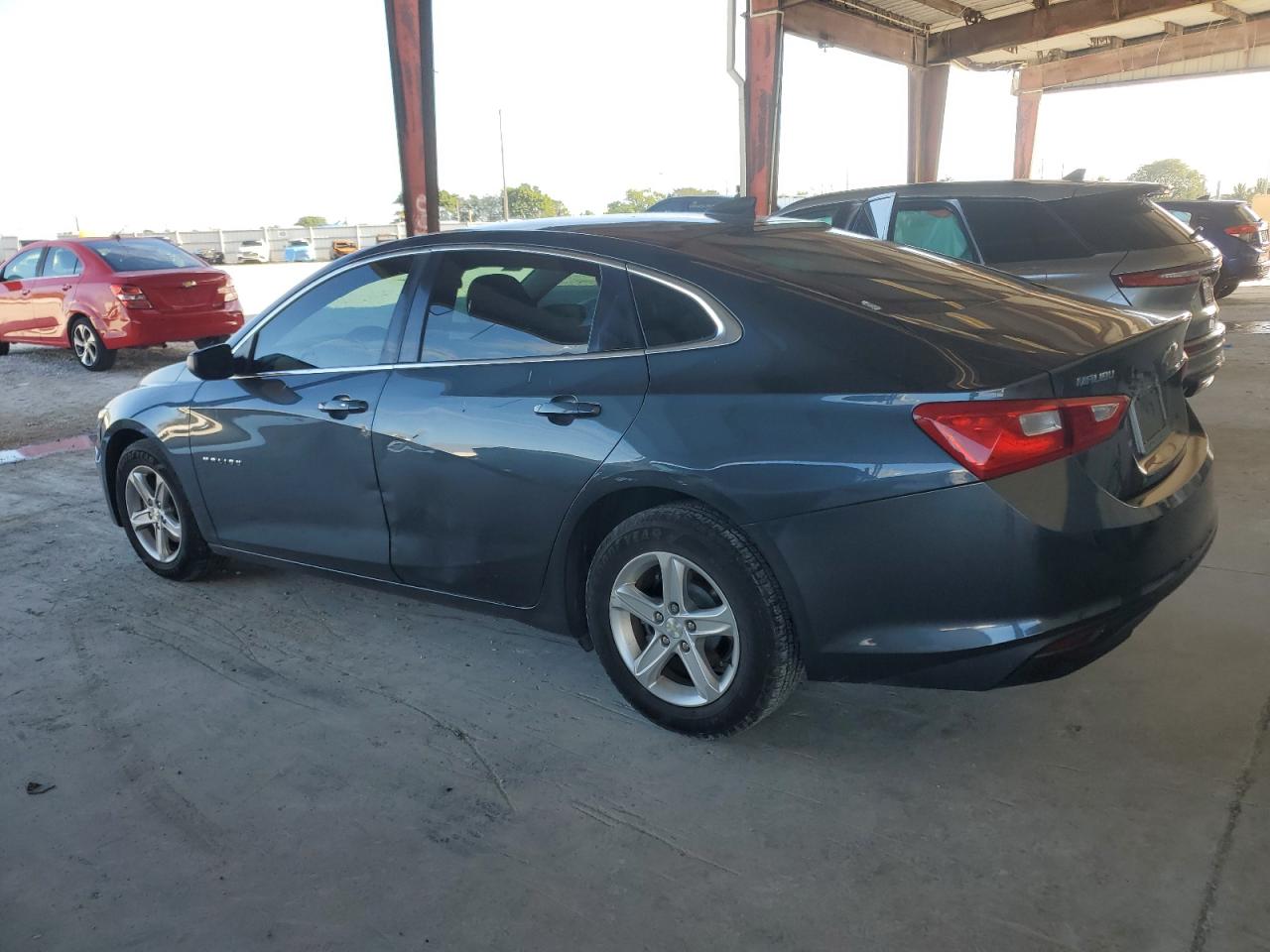 2019 Chevrolet Malibu - Image 2