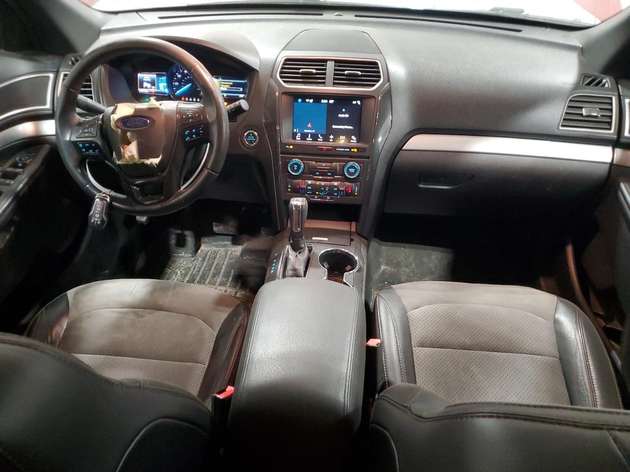 2017 Ford Explorer - Image 8