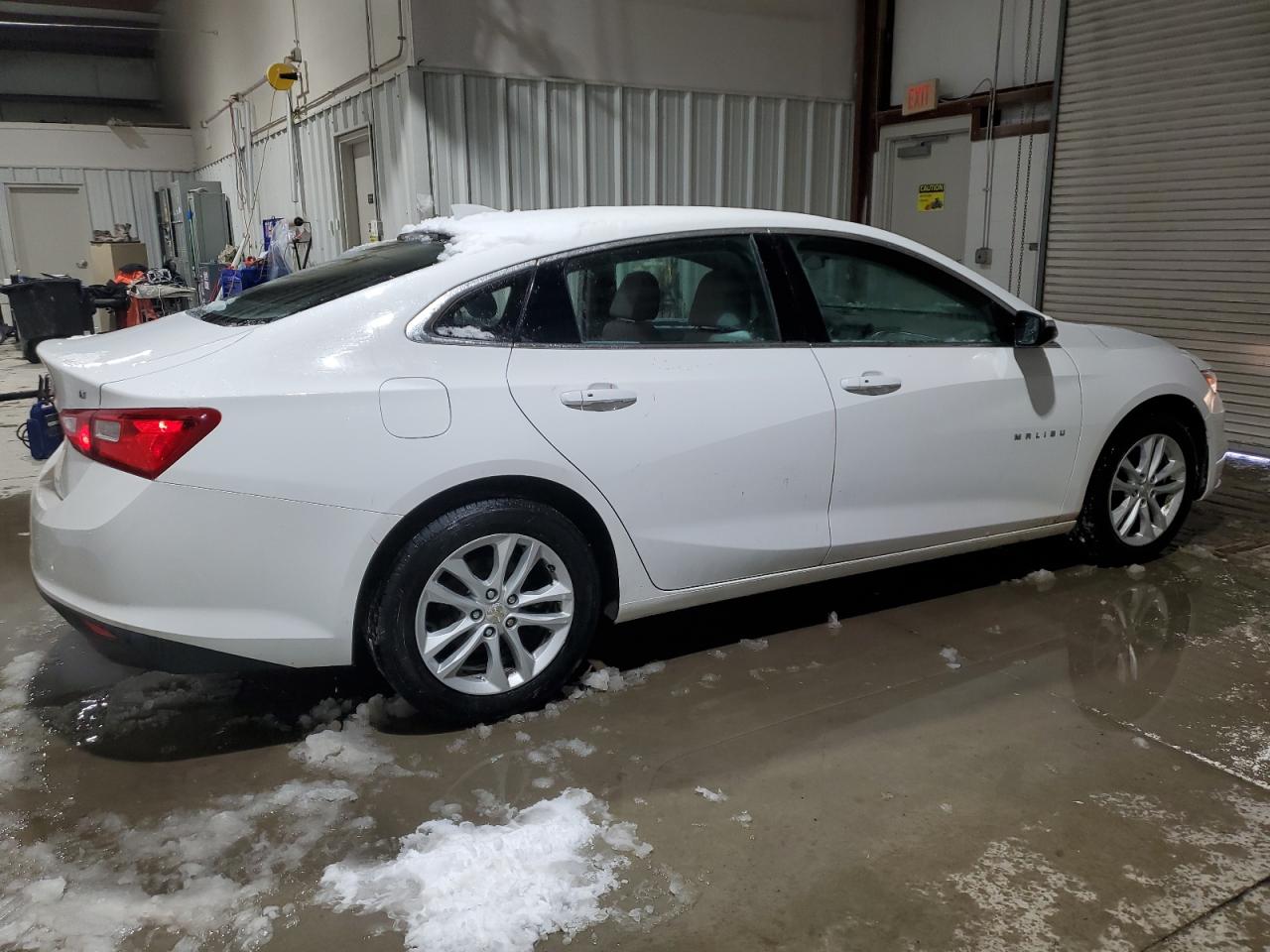 2016 Chevrolet Malibu - Image 3