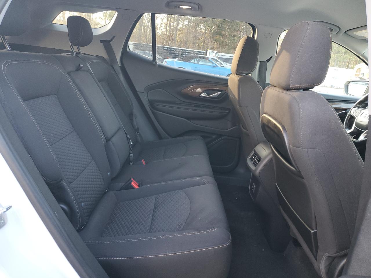 2020 GMC Terrain - Image 11