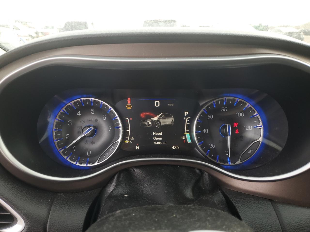 2018 Chrysler Pacifica - Image 9