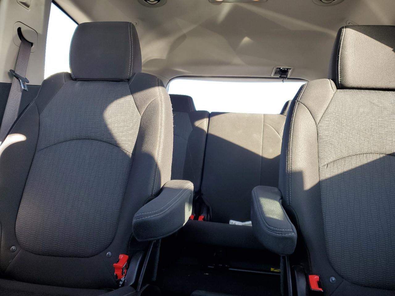 2015 Chevrolet Traverse - Image 10