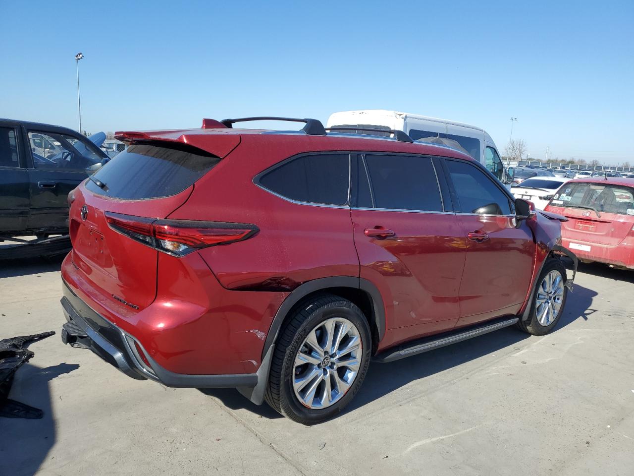 2021 Toyota Highlander - Image 3