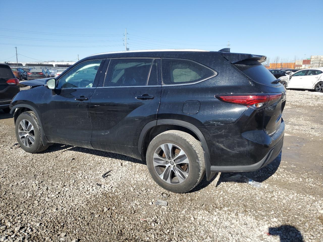 2022 Toyota Highlander - Image 2