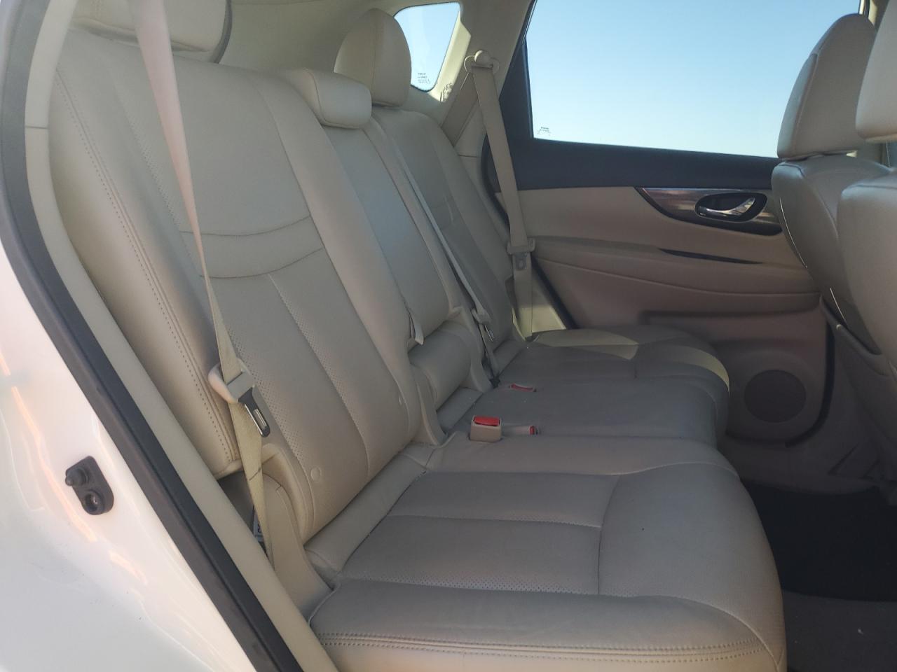 2015 Nissan Rogue - Image 11