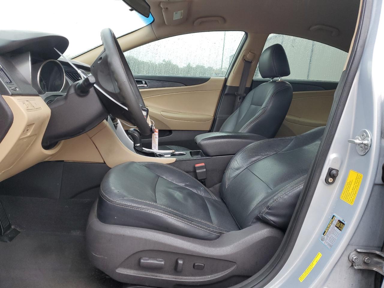 2011 Hyundai Sonata - Image 7