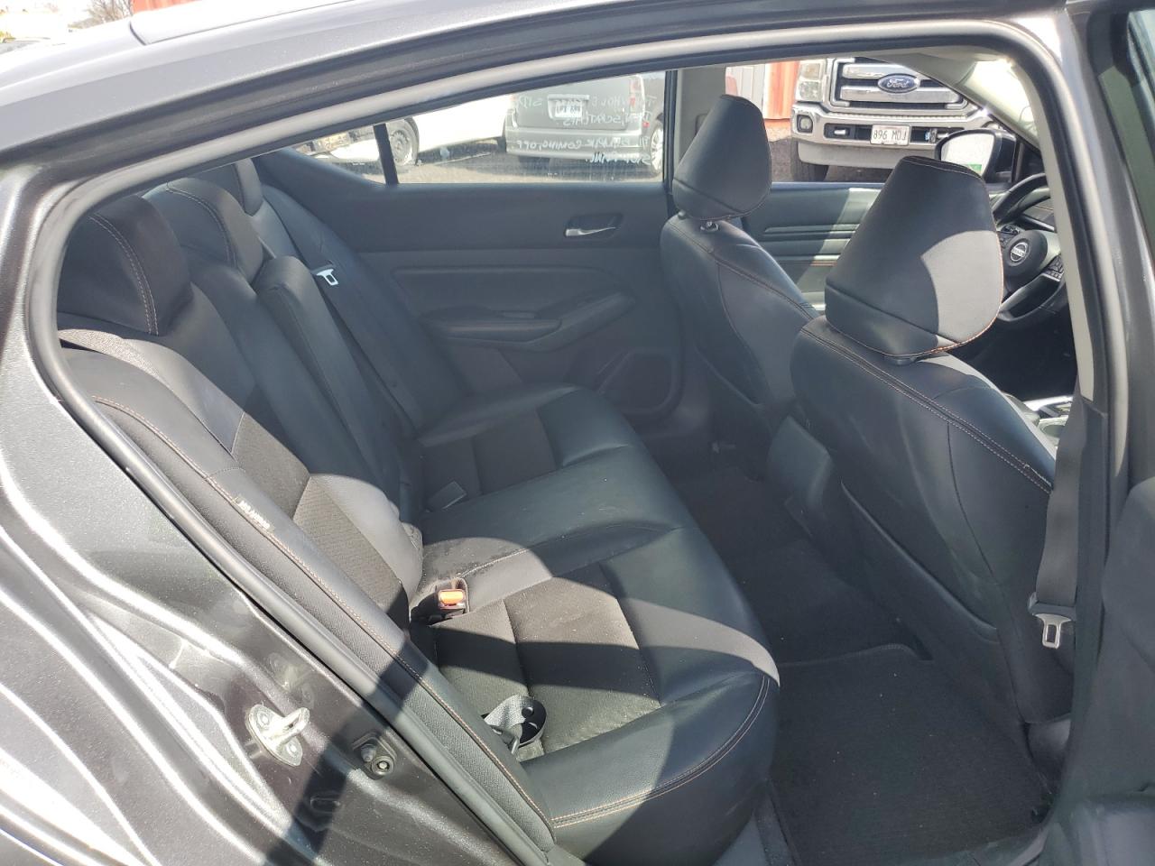 2021 Nissan Altima - Image 10