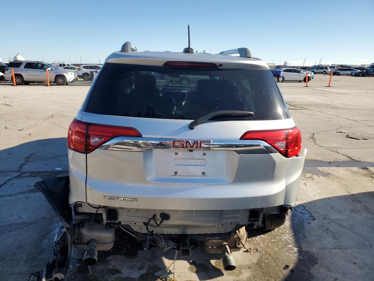 2019 GMC Acadia - Image 6