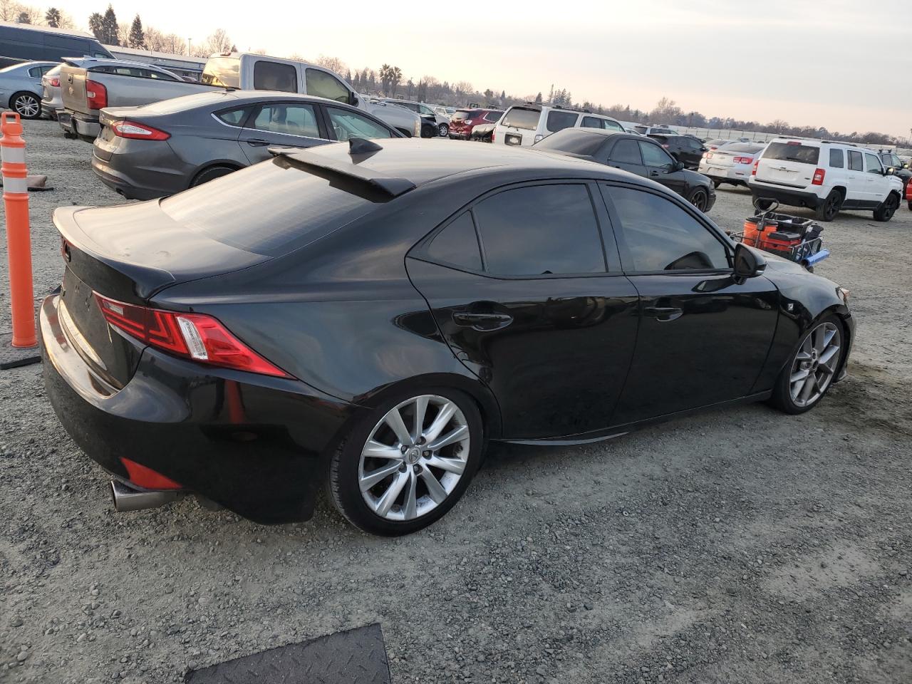 2016 Lexus IS - Image 3