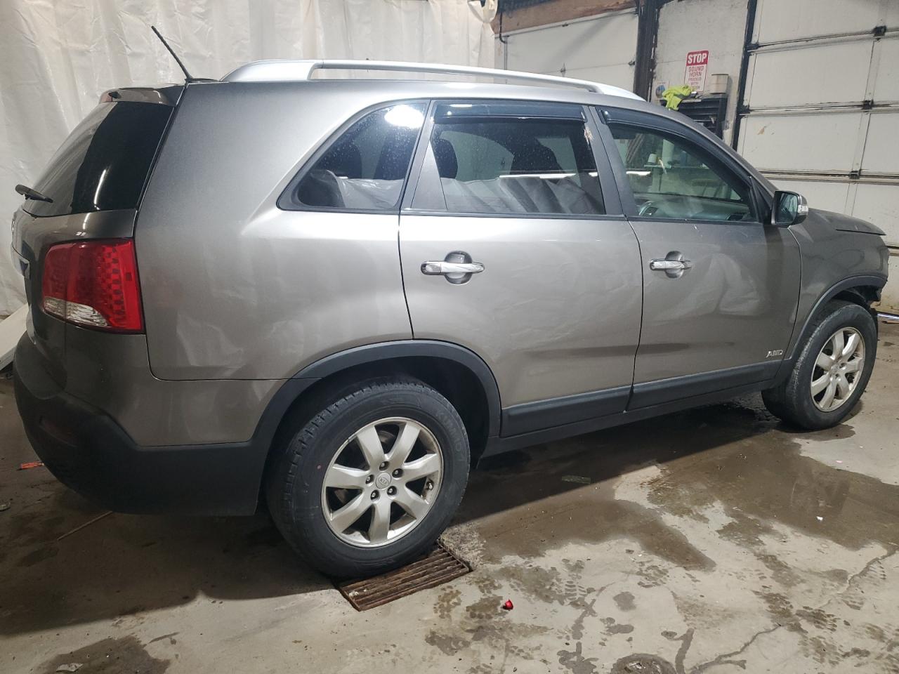 2011 Kia Sorento - Image 3