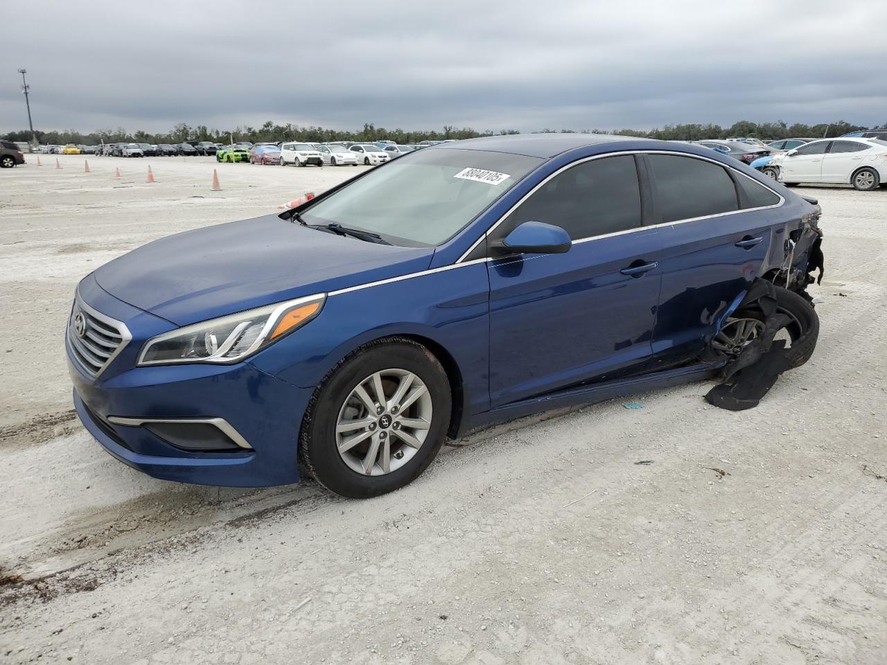 5NPE24AA2HH528782 2017 HYUNDAI SONATA - Image 1