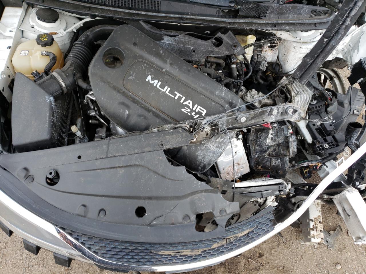 2016 Chrysler 200 - Image 12
