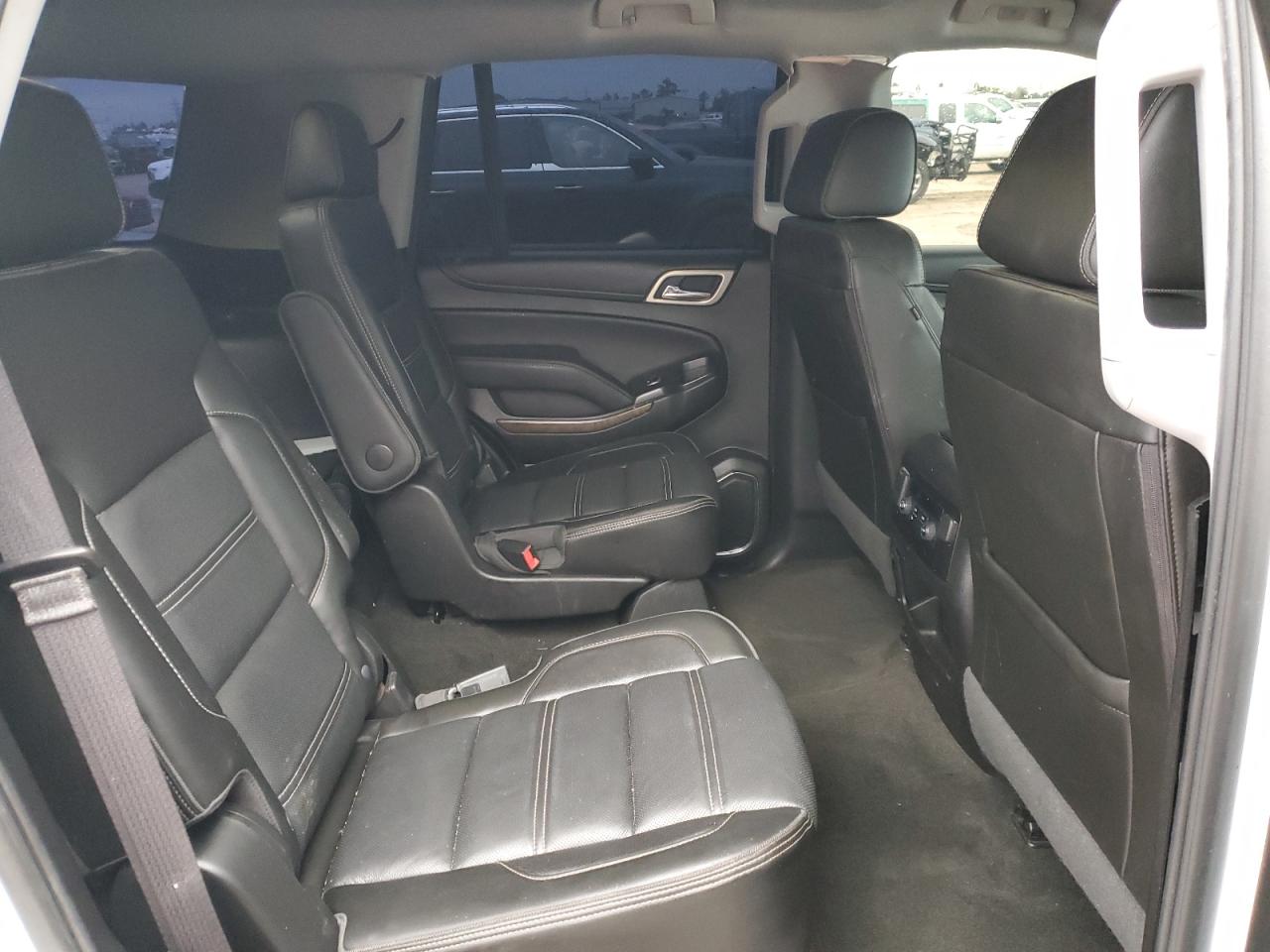 2018 GMC Yukon - Image 11