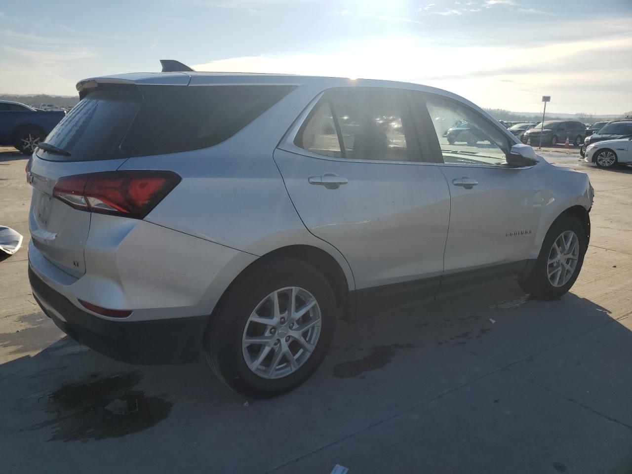 2022 Chevrolet Equinox - Image 3