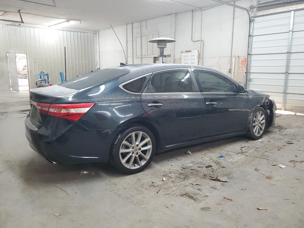 2015 Toyota Avalon - Image 3