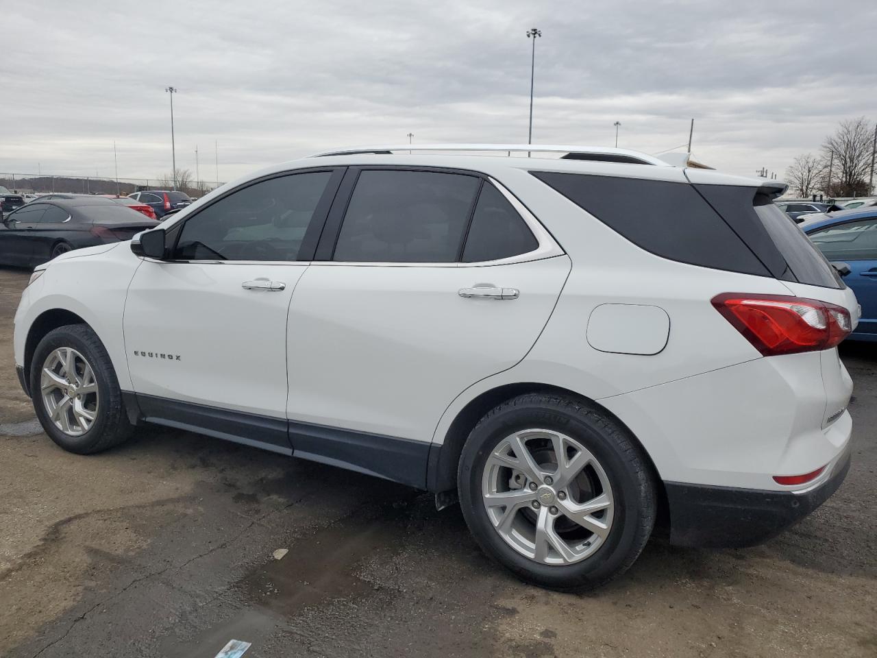 2021 Chevrolet Equinox - Image 2