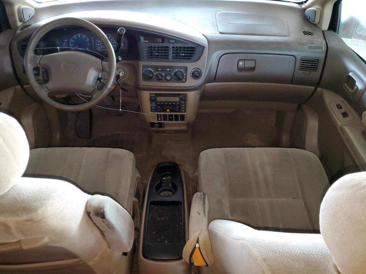 2003 Toyota Sienna - Image 8