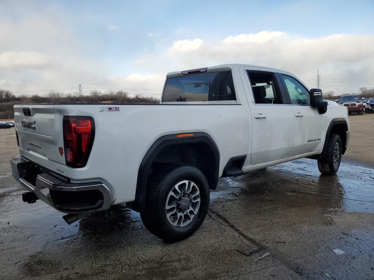2022 GMC Sierra - Image 3