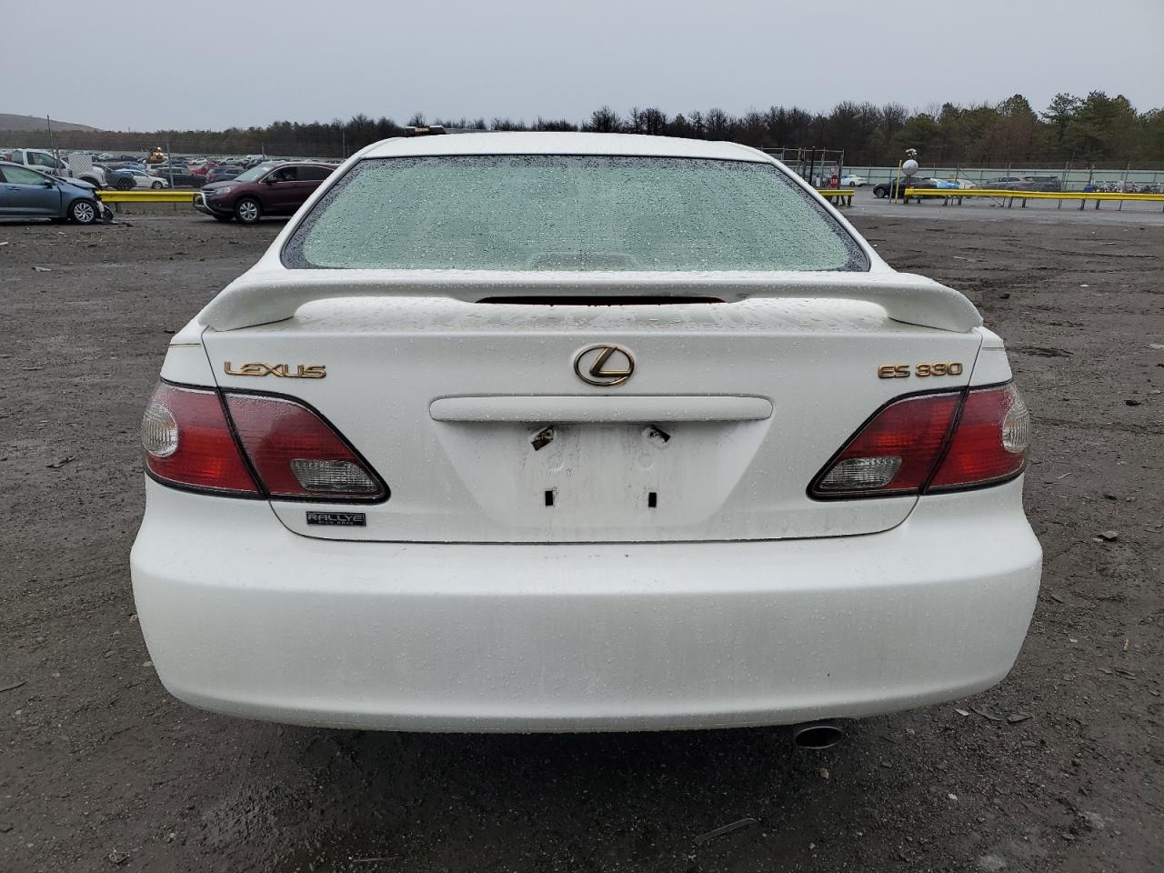 2004 Lexus ES - Image 6